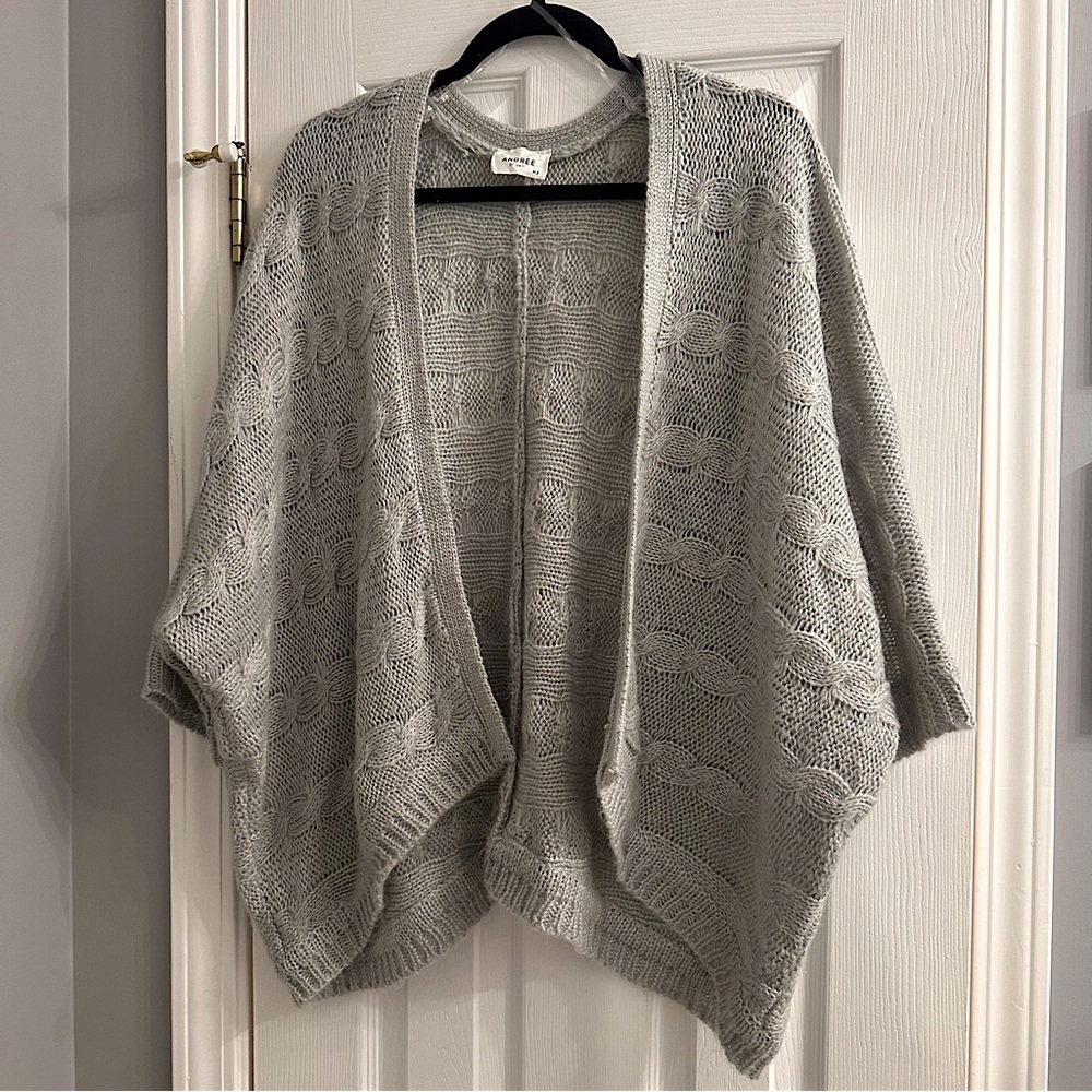 Light, gray cardigan, short sleeve, M/L